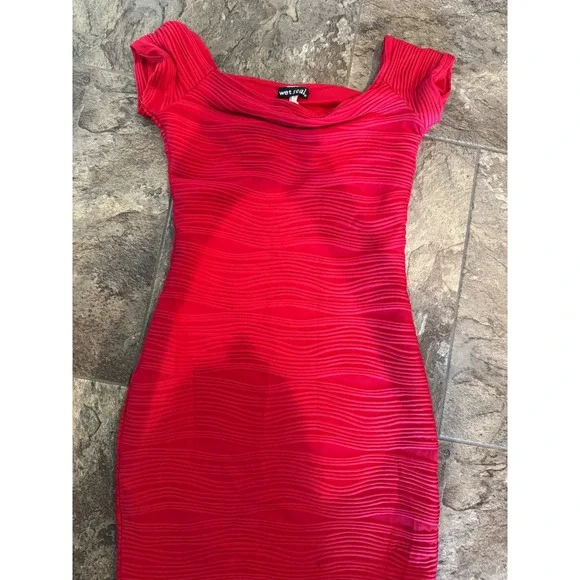 Y2K Wet Seal Bodycon Mini Dress Red Textured Off the Shoulder Party Club Dress - Picture 7 of 7